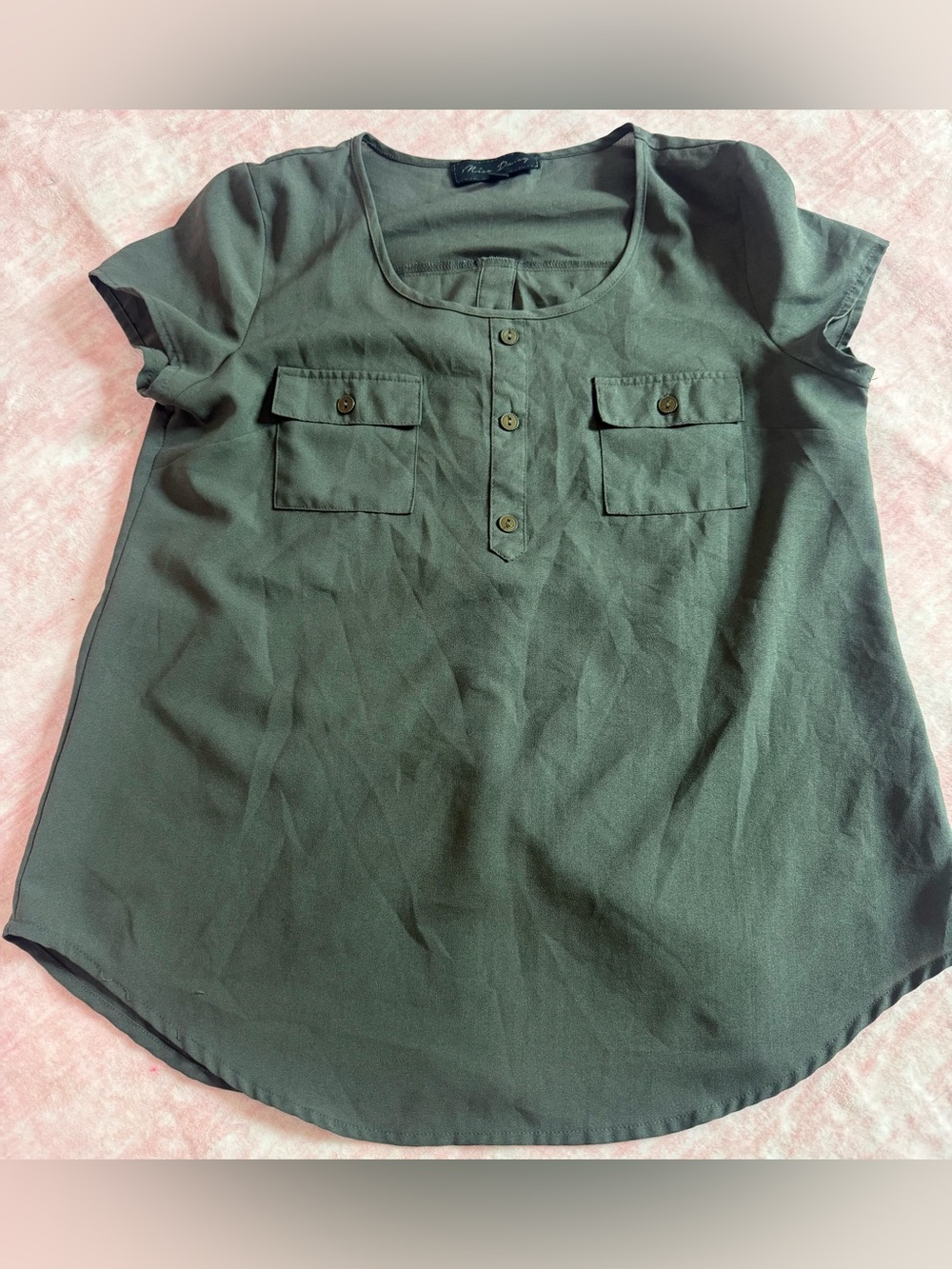 Miss Daisy Olive Green Women's Short-Sleeve Henley Pocket Shirt
